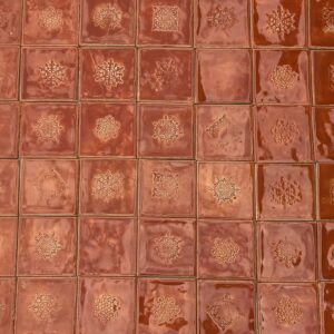 KWADRATOWE KAFELKI W RUSTYKALNYM STYLU